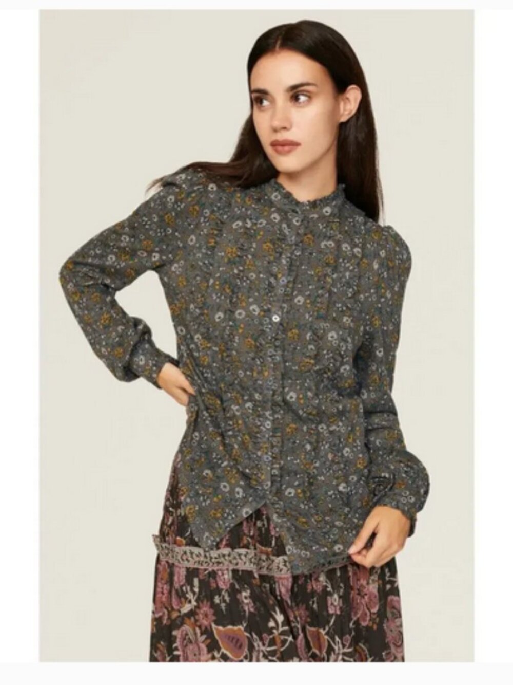 BODEN gray floral ruffle front blouse, Sz US 14.
